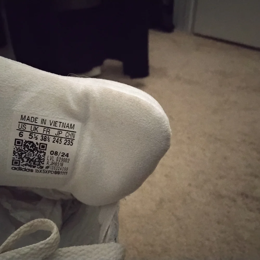 Adidas White and Black Sneakers - Picture 6 of 6